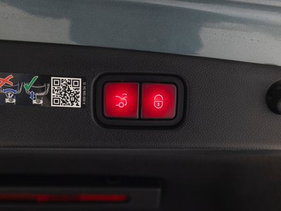 MERCEDES-BENZ E-CLASS - 4