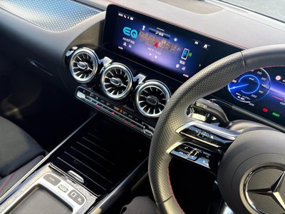 2025 Mercedes-BENZ EQA — миниатюра 32
