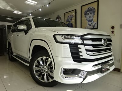 TOYOTA LAND CRUISER 300 - 1