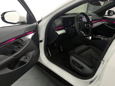 صورة مصغرة 13 لـ 2024 BMW 5 SERIES