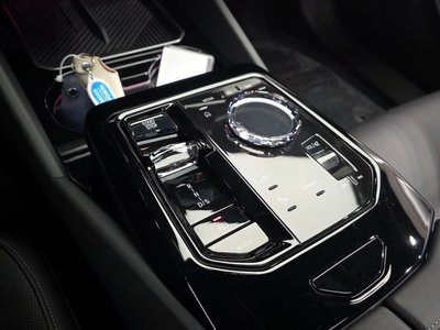 صورة مصغرة 12 لـ 2024 BMW 5 SERIES