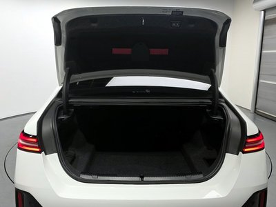 صورة مصغرة 26 لـ 2024 BMW 5 SERIES