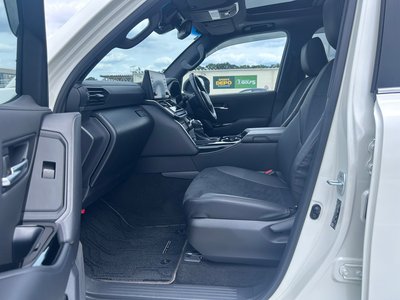 2023 Toyota LAND CRUISER 300 — миниатюра 29