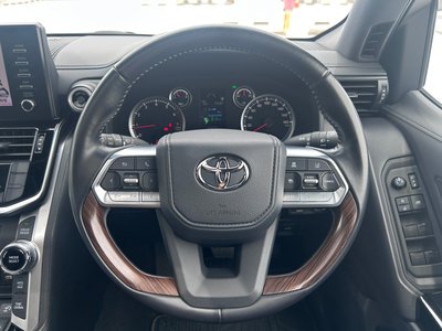 2023 Toyota LAND CRUISER 300 — миниатюра 20