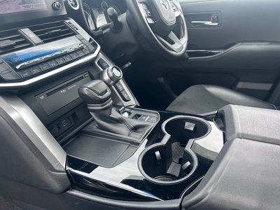 2023 Toyota LAND CRUISER 300 — миниатюра 28