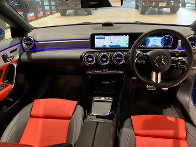 MERCEDES-BENZ CLA - 10