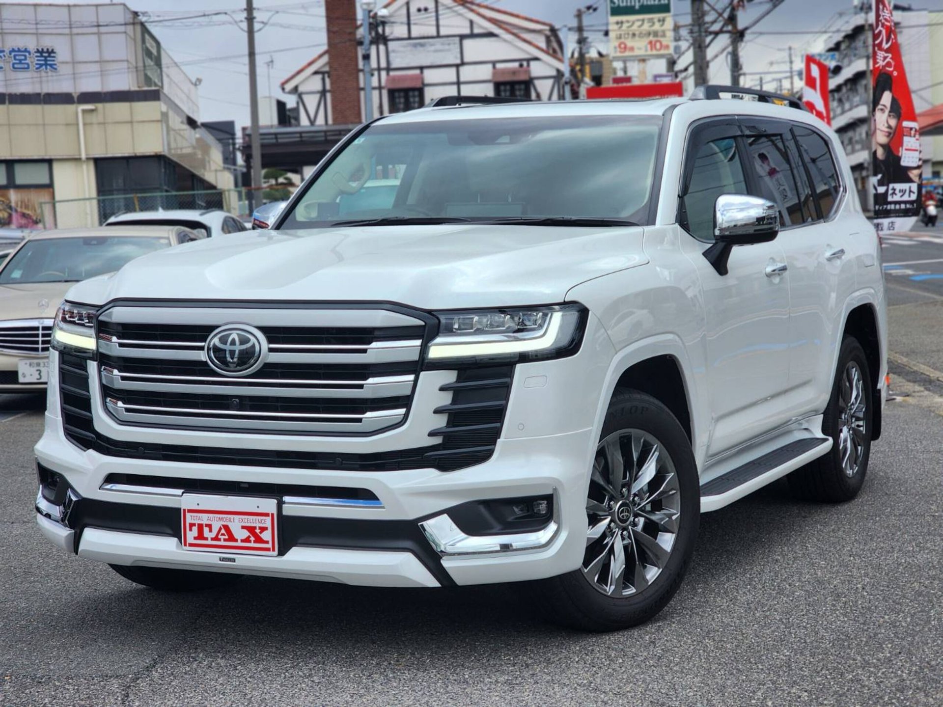 TOYOTA LAND CRUISER 300 - View 1