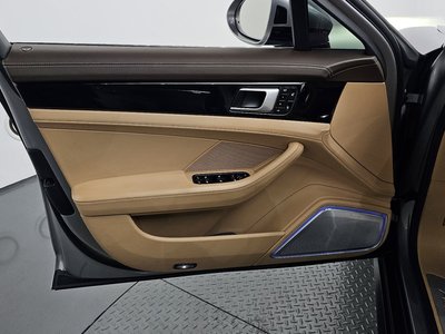 2018 Porsche PANAMERA thumbnail 14