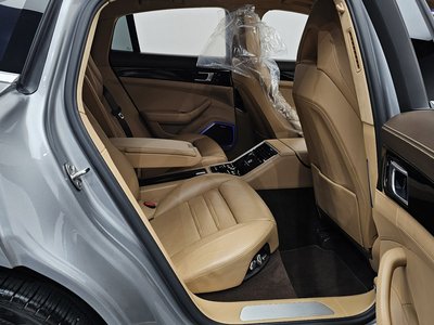 2018 Porsche PANAMERA thumbnail 17