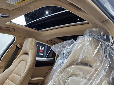 2018 Porsche PANAMERA thumbnail 24