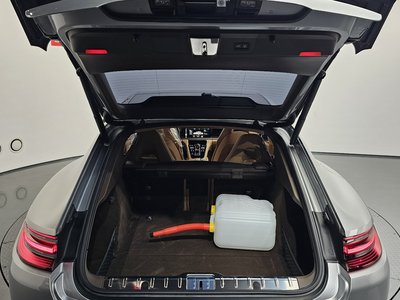 2018 Porsche PANAMERA thumbnail 26