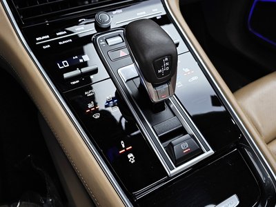 2018 Porsche PANAMERA thumbnail 12