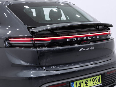 2025 Porsche MACAN — миниатюра 12