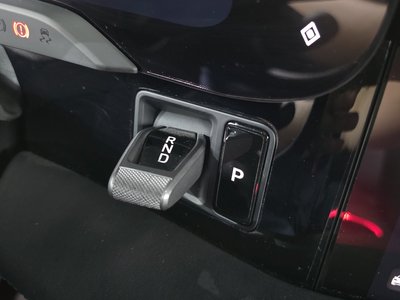 صورة 9 لـ 2021 Porsche TAYCAN