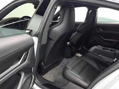 صورة مصغرة 12 لـ 2021 Porsche TAYCAN