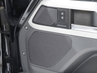 LAND ROVER DEFENDER - 5