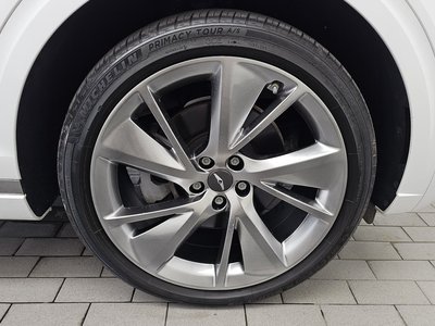 صورة 8 لـ 2021 Genesis GV70