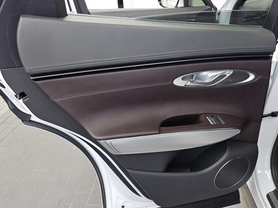 2021 Genesis GV70 — миниатюра 15