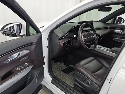 2021 Genesis GV70 — миниатюра 13