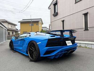 LAMBORGHINI AVENTADOR - 9