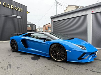 LAMBORGHINI AVENTADOR - 8