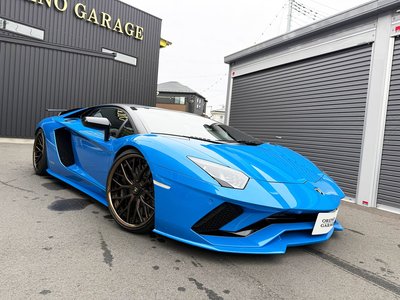 LAMBORGHINI AVENTADOR
