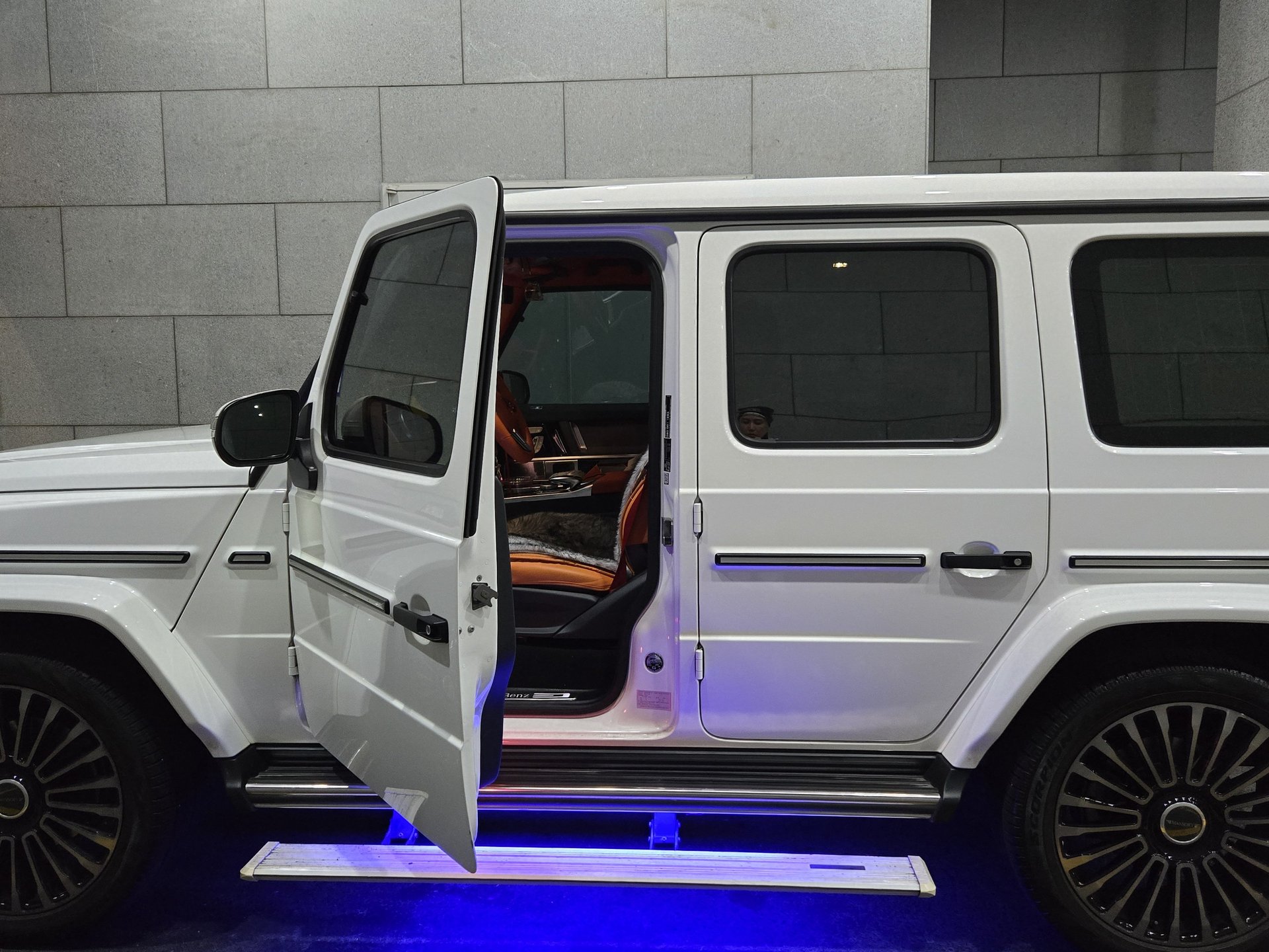 MERCEDES-BENZ G-CLASS - View 1