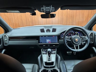 PORSCHE CAYENNE - 4