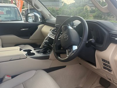 2025 Toyota LAND CRUISER 300 — миниатюра 25