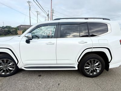 صورة 7 لـ 2025 Toyota LAND CRUISER 300