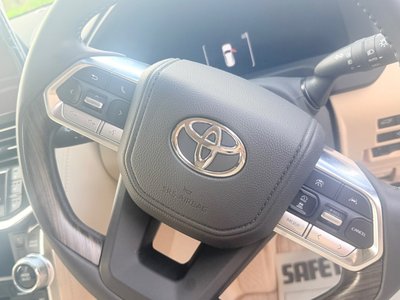 2025 Toyota LAND CRUISER 300 — миниатюра 17