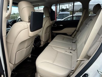2025 Toyota LAND CRUISER 300 — миниатюра 28