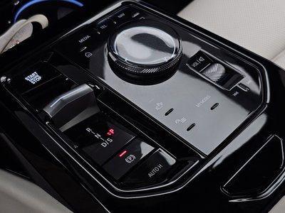 2025 BMW 5 SERIES 照片 9