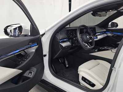 2025 BMW 5 SERIES 照片 10