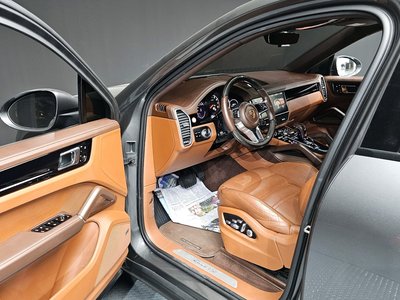 PORSCHE CAYENNE - 10