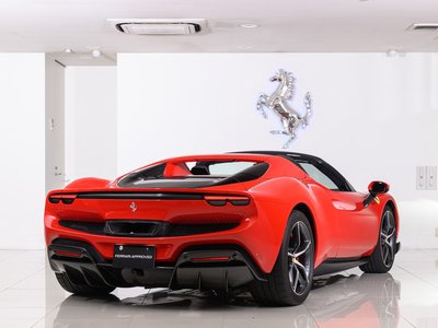 صورة 8 لـ 2025 Ferrari 296 GTS