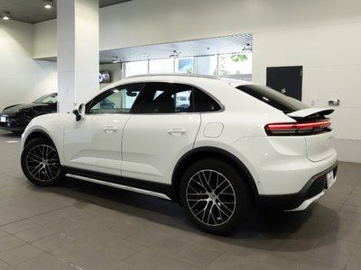 PORSCHE MACAN - 2