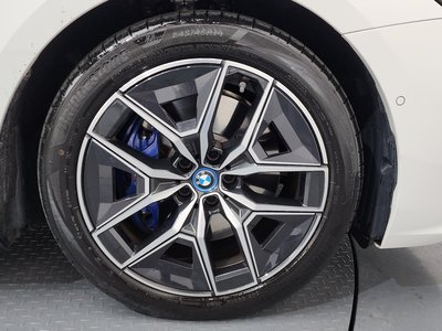BMW I5 - 6