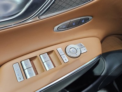 2022 Genesis GV70 — миниатюра 30