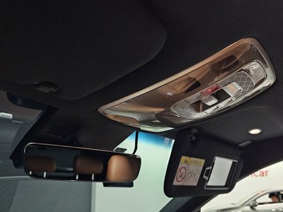 2022 Genesis GV70 — миниатюра 27