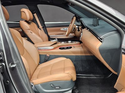 2022 Genesis GV70 — миниатюра 18