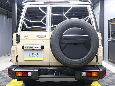 TOYOTA LAND CRUISER 70 - 10