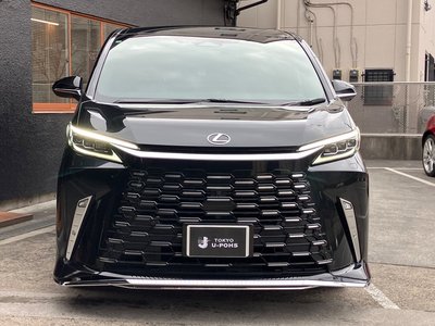 LEXUS LM - 2