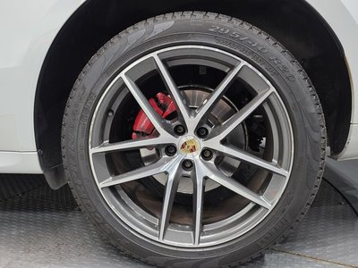 PORSCHE MACAN - 8