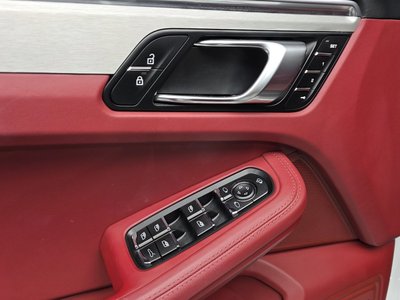 صورة مصغرة 17 لـ 2023 Porsche MACAN