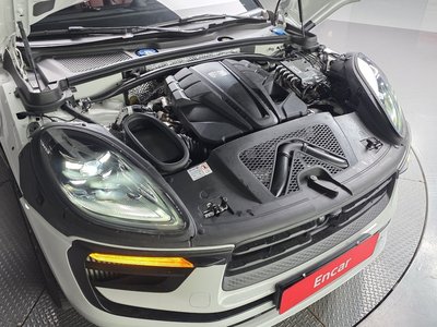 PORSCHE MACAN - 7