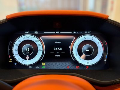 ASTON MARTIN DBX - 10