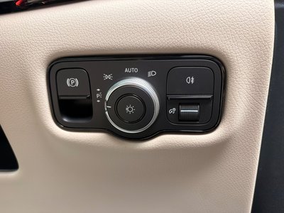 2025 Mercedes-BENZ V-CLASS — миниатюра 30