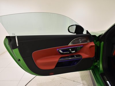 صورة 4 لـ 2026 Mercedes-BENZ GT AMG