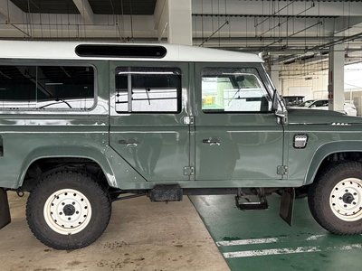 LAND ROVER DEFENDER 110 - 3